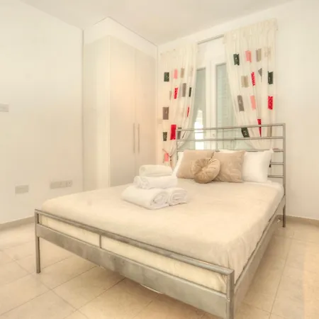 Christina Vilă Ayia Napa